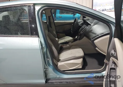 2012 Ford Focus Se z USA, uszkodzony, nr VIN 1FAHP3F24CL352533